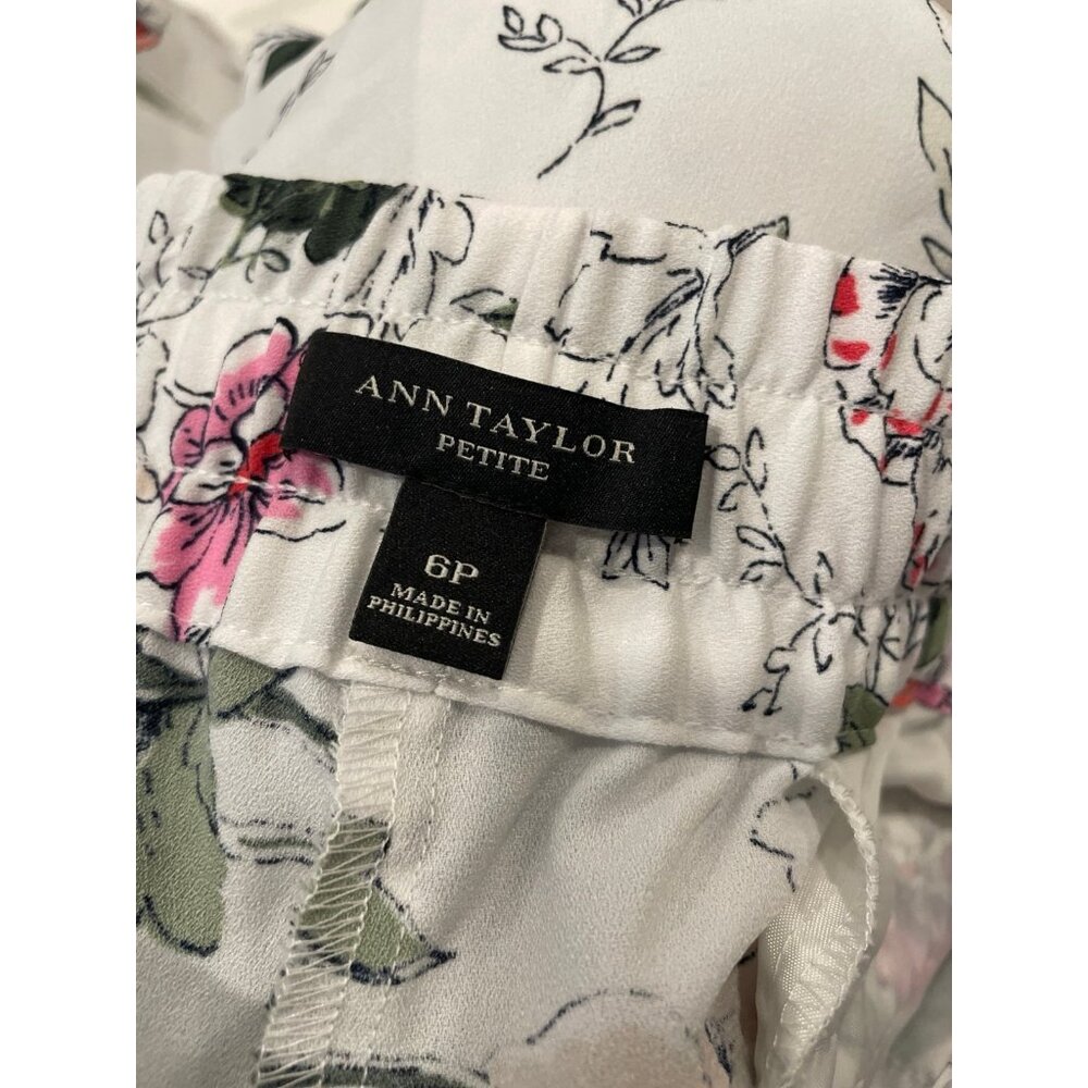 Ann Taylor floral buisness casual pants size 6 petite - Picture 3 of 4
